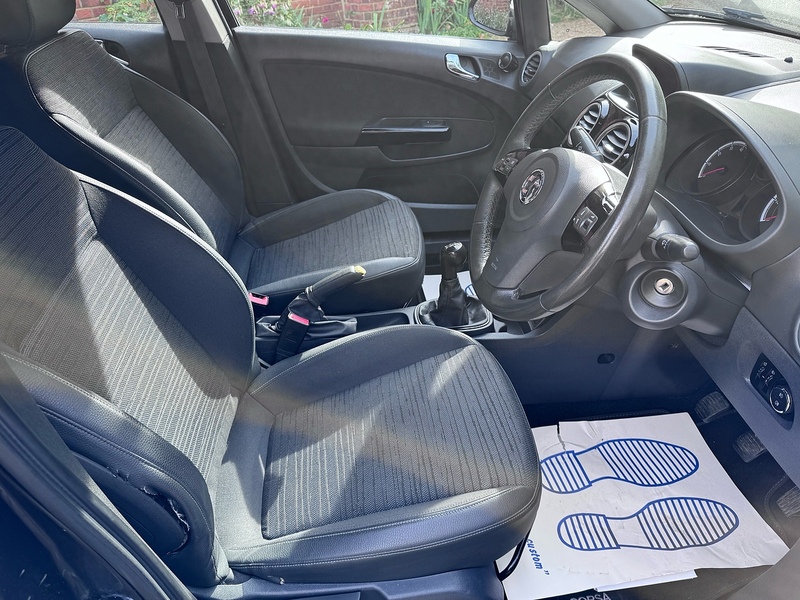 Vauxhall Corsa 1.4 16V Excite Hatchback 5dr Petrol Manual Euro 5 (A/C) (100 ps) - U10004444