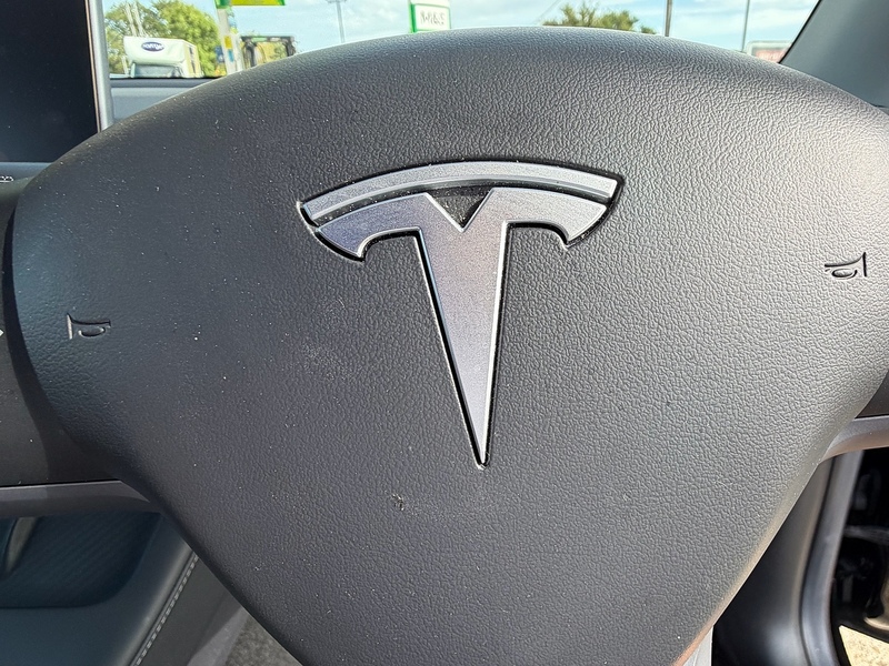 Tesla Model Y (Dual Motor) Performance SUV 5dr Electric Auto 4WDE (426 bhp) - U10004446