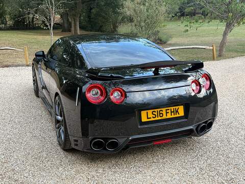 Nissan GT-R 3.8 V6 Recaro Coupe 2dr Petrol Auto 4WD Euro 6 (550 ps) - U10004448