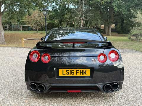 Nissan GT-R 3.8 V6 Recaro Coupe 2dr Petrol Auto 4WD Euro 6 (550 ps) - U10004448