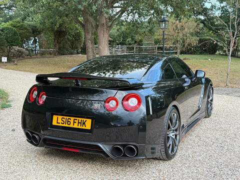 Nissan GT-R 3.8 V6 Recaro Coupe 2dr Petrol Auto 4WD Euro 6 (550 ps) - U10004448