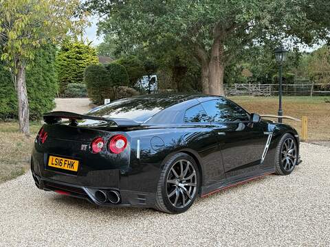 Nissan GT-R 3.8 V6 Recaro Coupe 2dr Petrol Auto 4WD Euro 6 (550 ps) - U10004448