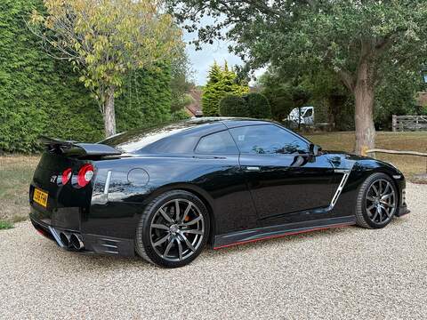 Nissan GT-R 3.8 V6 Recaro Coupe 2dr Petrol Auto 4WD Euro 6 (550 ps) - U10004448