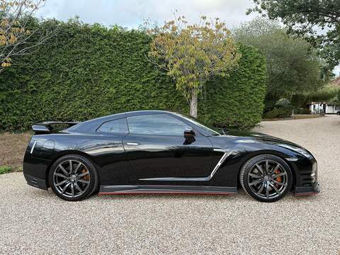 Nissan GT-R 3.8 V6 Recaro Coupe 2dr Petrol Auto 4WD Euro 6 (550 ps) - U10004448
