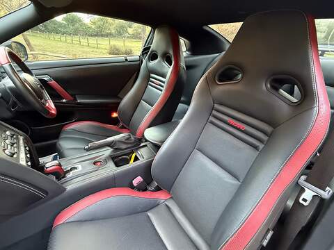 Nissan GT-R 3.8 V6 Recaro Coupe 2dr Petrol Auto 4WD Euro 6 (550 ps) - U10004448