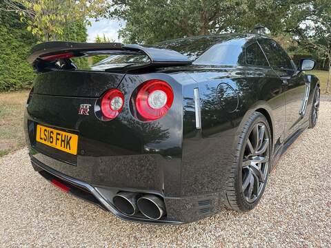Nissan GT-R 3.8 V6 Recaro Coupe 2dr Petrol Auto 4WD Euro 6 (550 ps) - U10004448