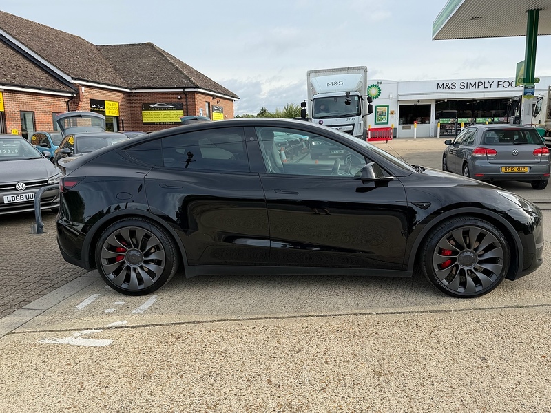 Tesla Model Y (Dual Motor) Performance SUV 5dr Electric Auto 4WDE (426 bhp) - U10004471