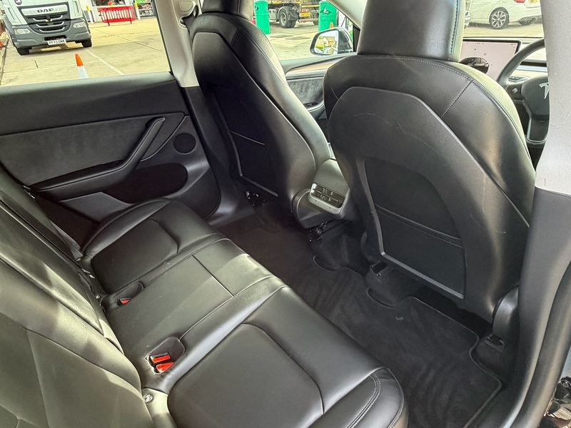 Tesla Model Y (Dual Motor) Performance SUV 5dr Electric Auto 4WDE (426 bhp) - U10004471