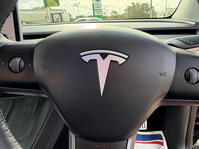 Tesla Model Y (Dual Motor) Performance SUV 5dr Electric Auto 4WDE (426 bhp) - U10004471