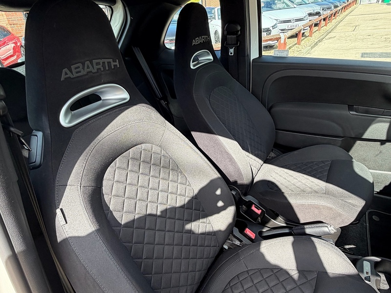 Abarth 595 1.4 T-Jet 70th Hatchback 3dr Petrol Manual Euro 6 (145 ps) - U10004476