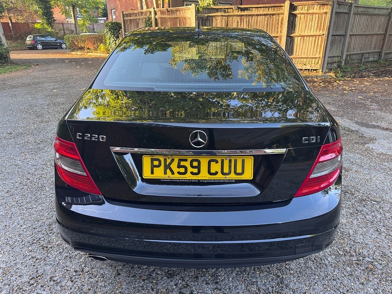 Mercedes-Benz C Class 2.1 C220 CDI BlueEfficiency Sport Saloon 4dr Diesel Auto Euro 5 (170 ps) - U10004481