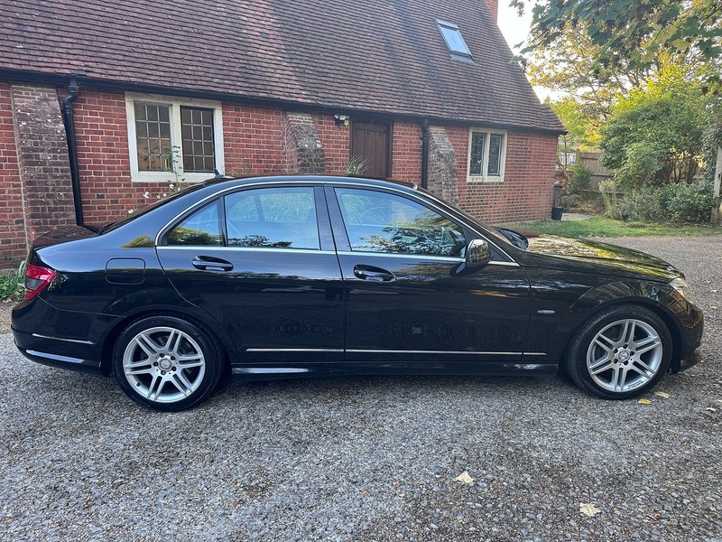 Mercedes-Benz C Class 2.1 C220 CDI BlueEfficiency Sport Saloon 4dr Diesel Auto Euro 5 (170 ps) - U10004481
