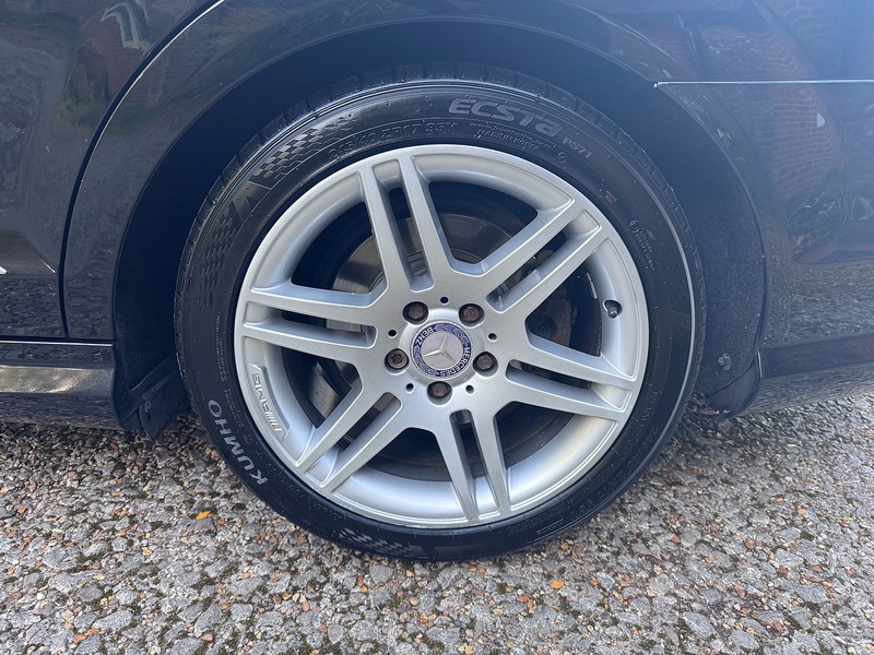 Mercedes-Benz C Class 2.1 C220 CDI BlueEfficiency Sport Saloon 4dr Diesel Auto Euro 5 (170 ps) - U10004481