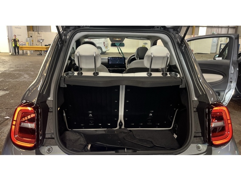 Fiat 500e 42kWh La Prima Hatchback 3dr Electric Auto (118 ps) - U10004484