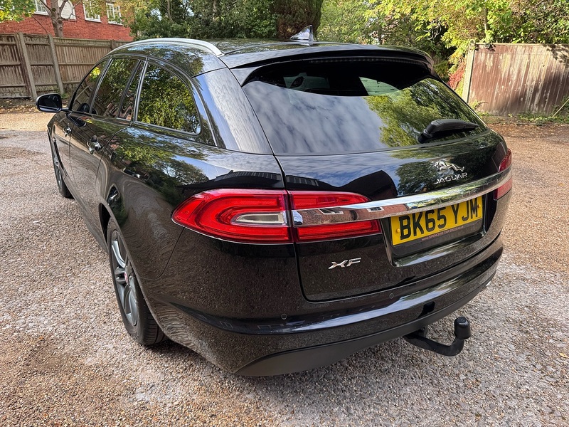 Jaguar XF 2.2d R-Sport Sportbrake Auto Euro 5 (s/s) 5dr - U10004485