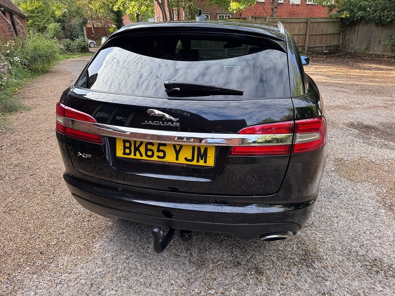 Jaguar XF 2.2d R-Sport Sportbrake Auto Euro 5 (s/s) 5dr - U10004485