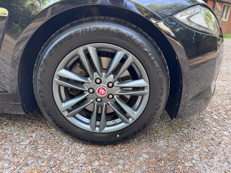 Jaguar XF 2.2d R-Sport Sportbrake Auto Euro 5 (s/s) 5dr - U10004485