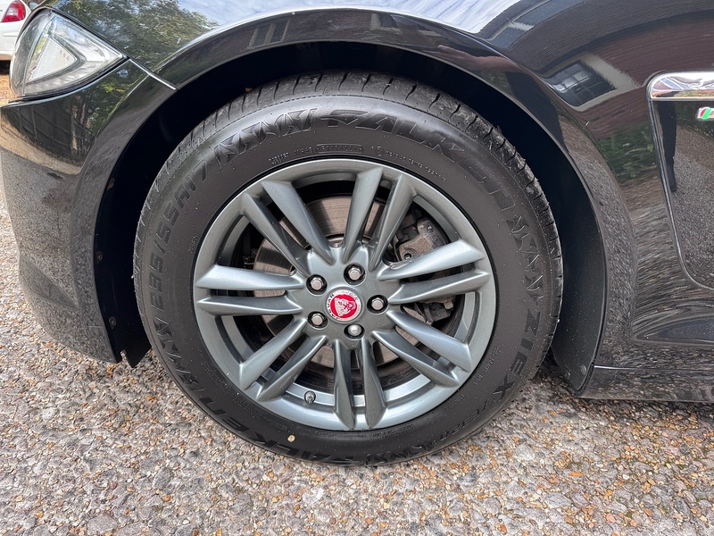 Jaguar XF 2.2d R-Sport Sportbrake Auto Euro 5 (s/s) 5dr - U10004485