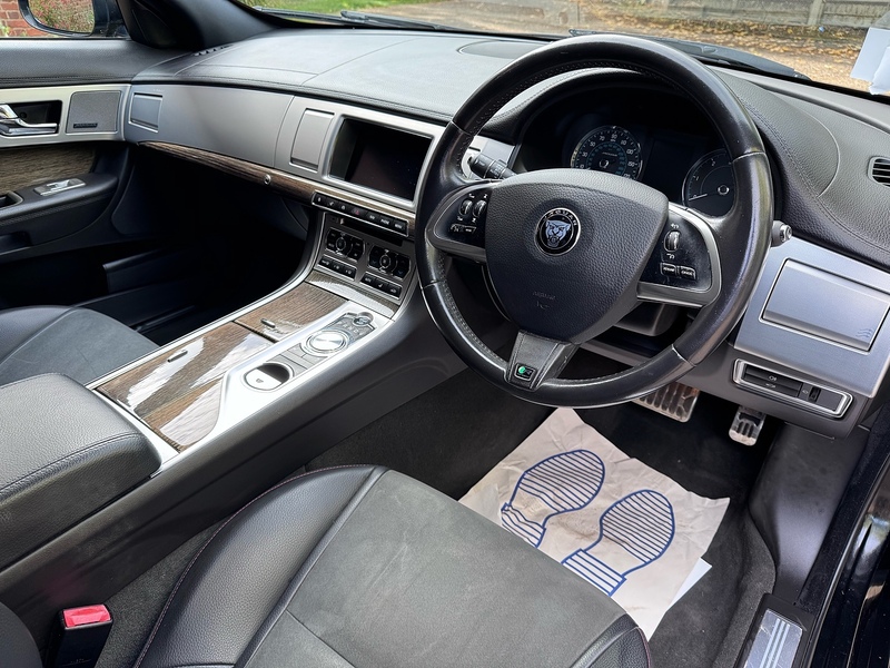 Jaguar XF 2.2d R-Sport Sportbrake Auto Euro 5 (s/s) 5dr - U10004485
