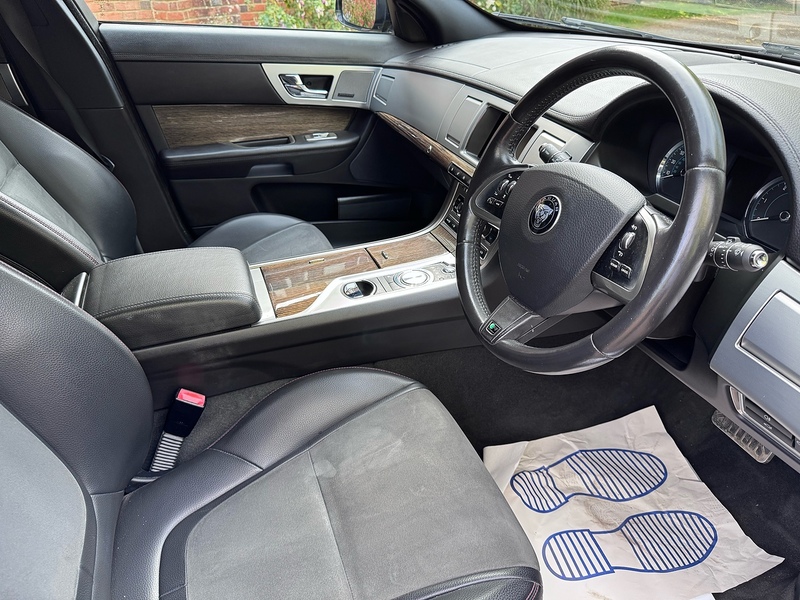 Jaguar XF 2.2d R-Sport Sportbrake Auto Euro 5 (s/s) 5dr - U10004485