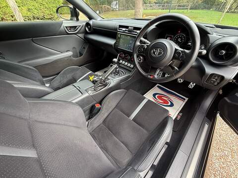 Toyota GR86 2.4 Boxer D-4S Coupe 2dr Petrol Manual Euro 6 (234 ps) - U10004487