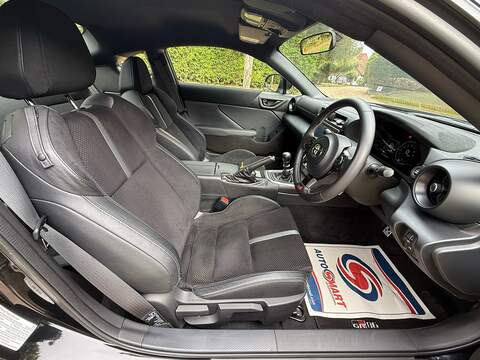 Toyota GR86 2.4 Boxer D-4S Coupe 2dr Petrol Manual Euro 6 (234 ps) - U10004487
