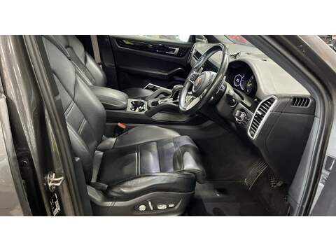 Porsche Cayenne 3.0 V6 E-Hybrid 17.9kWh Coupe 5dr Petrol Plug-in Hybrid TiptronicS 4WD Euro 6 (s/s) (3.6kW Charger) - U10004488