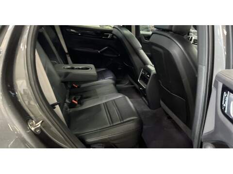 Porsche Cayenne 3.0 V6 E-Hybrid 17.9kWh Coupe 5dr Petrol Plug-in Hybrid TiptronicS 4WD Euro 6 (s/s) (3.6kW Charger) - U10004488
