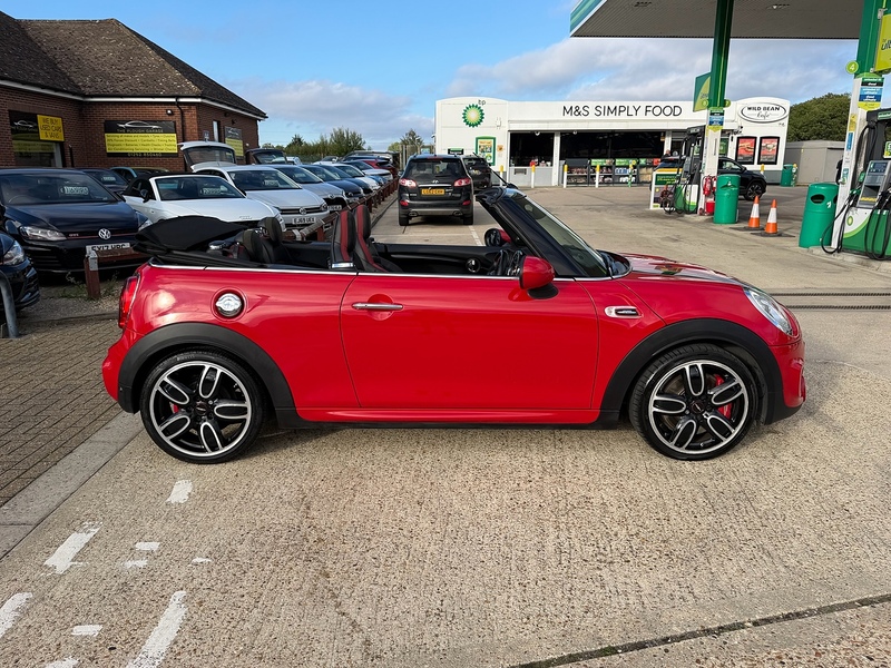 MINI Convertible 2.0 John Cooper Works Convertible 2dr Petrol Auto Euro 6 (s/s) (231 ps) - U10004498