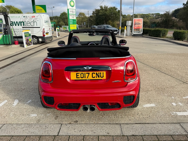 MINI Convertible 2.0 John Cooper Works Convertible 2dr Petrol Auto Euro 6 (s/s) (231 ps) - U10004498