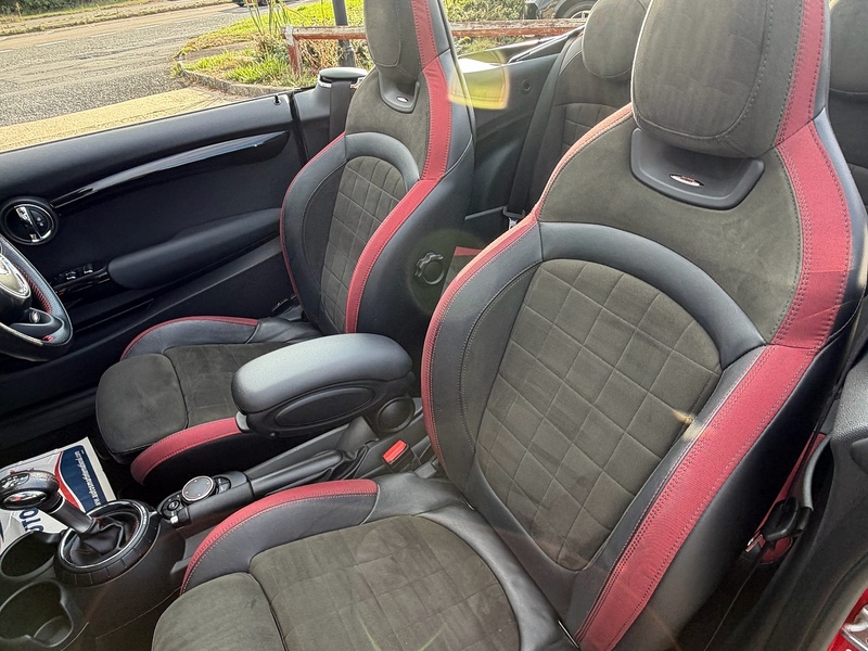 MINI Convertible 2.0 John Cooper Works Convertible 2dr Petrol Auto Euro 6 (s/s) (231 ps) - U10004498