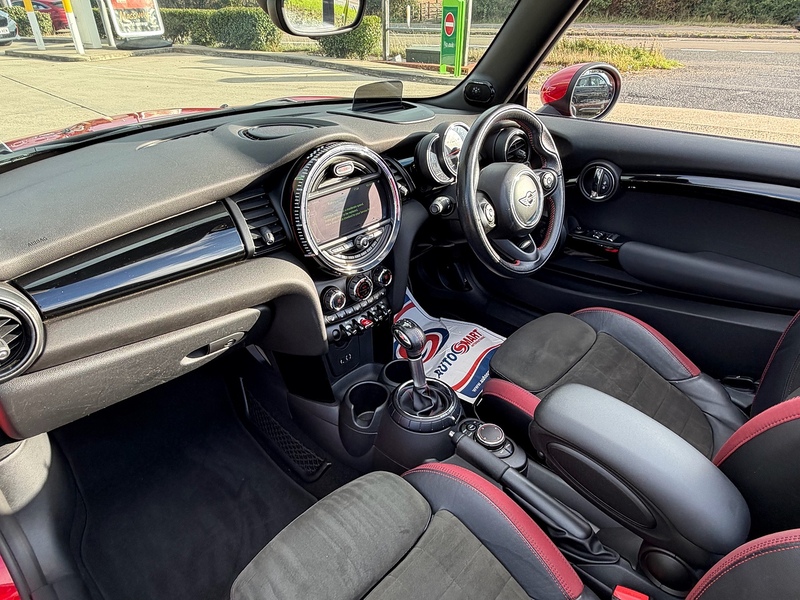 MINI Convertible 2.0 John Cooper Works Convertible 2dr Petrol Auto Euro 6 (s/s) (231 ps) - U10004498