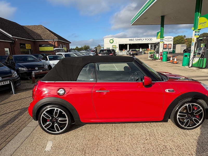 MINI Convertible 2.0 John Cooper Works Convertible 2dr Petrol Auto Euro 6 (s/s) (231 ps) - U10004498