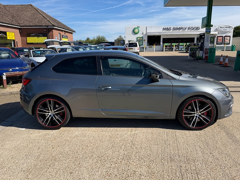 SEAT Leon 2.0 TSI Cupra 300 Sport Coupe 3dr Petrol Manual Euro 6 (s/s) (300 ps) - U10004508