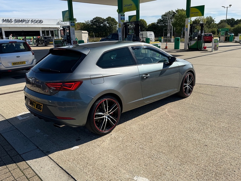 SEAT Leon 2.0 TSI Cupra 300 Sport Coupe 3dr Petrol Manual Euro 6 (s/s) (300 ps) - U10004508