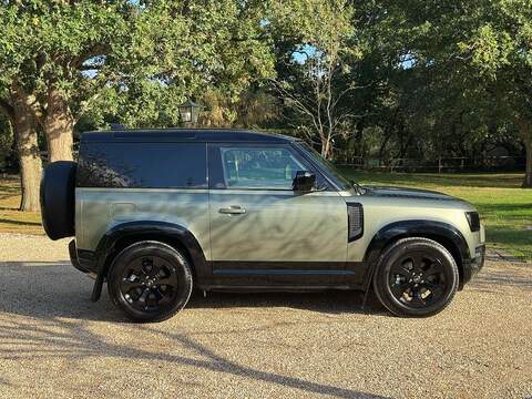 Land Rover Defender 90 3.0 D250 MHEV S Hard Top SUV 3dr Diesel Auto 4WD SWB Euro 6 (s/s) (250 ps) - U10004512