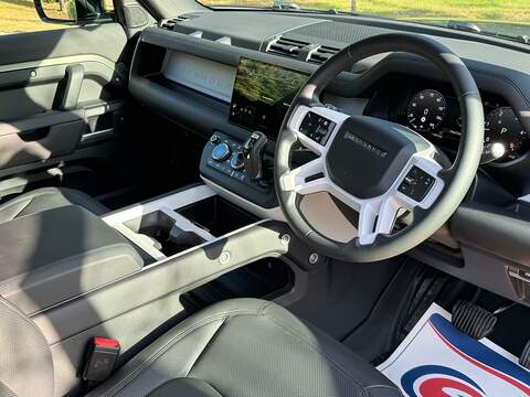 Land Rover Defender 90 3.0 D250 MHEV S Hard Top SUV 3dr Diesel Auto 4WD SWB Euro 6 (s/s) (250 ps) - U10004512