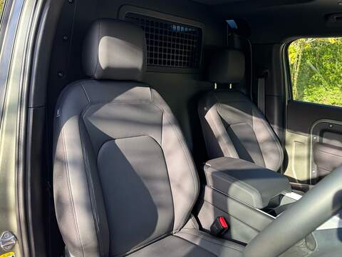 Land Rover Defender 90 3.0 D250 MHEV S Hard Top SUV 3dr Diesel Auto 4WD SWB Euro 6 (s/s) (250 ps) - U10004512
