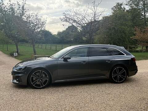 Audi RS4 Avant 2.9 TFSI V6 Carbon Edition Estate 5dr Petrol Tiptronic quattro Euro 6 (s/s) (450 ps) - U10004519
