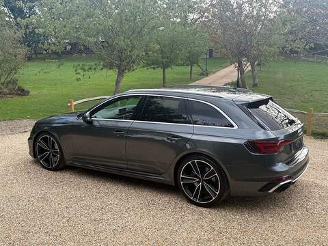 Audi RS4 Avant 2.9 TFSI V6 Carbon Edition Estate 5dr Petrol Tiptronic quattro Euro 6 (s/s) (450 ps) - U10004519
