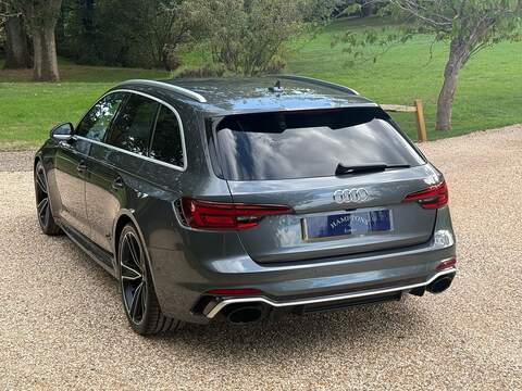 Audi RS4 Avant 2.9 TFSI V6 Carbon Edition Estate 5dr Petrol Tiptronic quattro Euro 6 (s/s) (450 ps) - U10004519