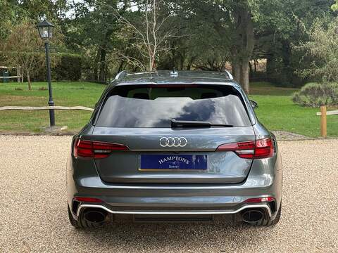 Audi RS4 Avant 2.9 TFSI V6 Carbon Edition Estate 5dr Petrol Tiptronic quattro Euro 6 (s/s) (450 ps) - U10004519
