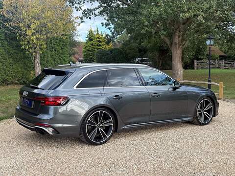 Audi RS4 Avant 2.9 TFSI V6 Carbon Edition Estate 5dr Petrol Tiptronic quattro Euro 6 (s/s) (450 ps) - U10004519