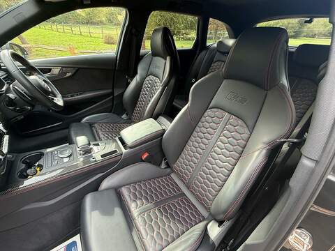 Audi RS4 Avant 2.9 TFSI V6 Carbon Edition Estate 5dr Petrol Tiptronic quattro Euro 6 (s/s) (450 ps) - U10004519