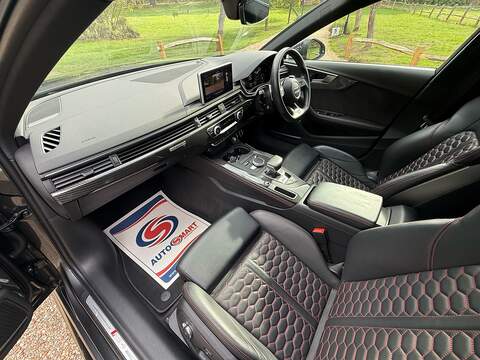 Audi RS4 Avant 2.9 TFSI V6 Carbon Edition Estate 5dr Petrol Tiptronic quattro Euro 6 (s/s) (450 ps) - U10004519