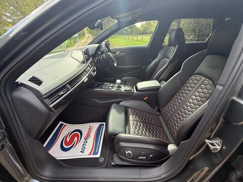 Audi RS4 Avant 2.9 TFSI V6 Carbon Edition Estate 5dr Petrol Tiptronic quattro Euro 6 (s/s) (450 ps) - U10004519