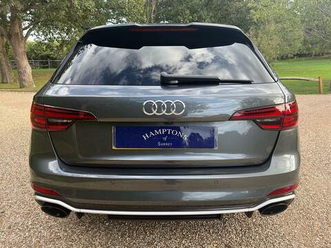 Audi RS4 Avant 2.9 TFSI V6 Carbon Edition Estate 5dr Petrol Tiptronic quattro Euro 6 (s/s) (450 ps) - U10004519