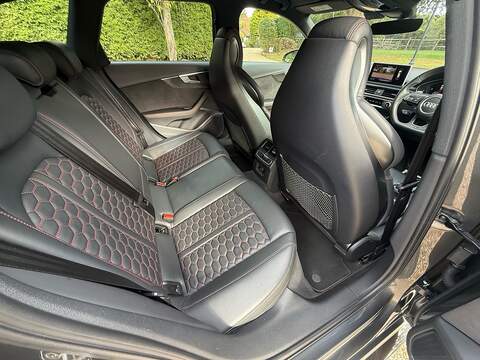 Audi RS4 Avant 2.9 TFSI V6 Carbon Edition Estate 5dr Petrol Tiptronic quattro Euro 6 (s/s) (450 ps) - U10004519