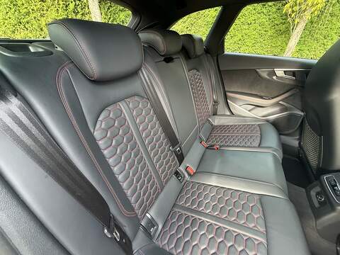 Audi RS4 Avant 2.9 TFSI V6 Carbon Edition Estate 5dr Petrol Tiptronic quattro Euro 6 (s/s) (450 ps) - U10004519
