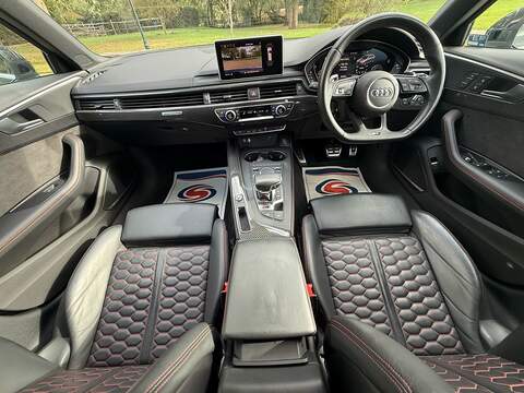 Audi RS4 Avant 2.9 TFSI V6 Carbon Edition Estate 5dr Petrol Tiptronic quattro Euro 6 (s/s) (450 ps) - U10004519